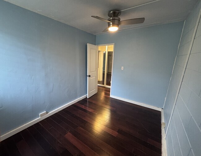 Building Photo - 95-021 Kuahelani Ave