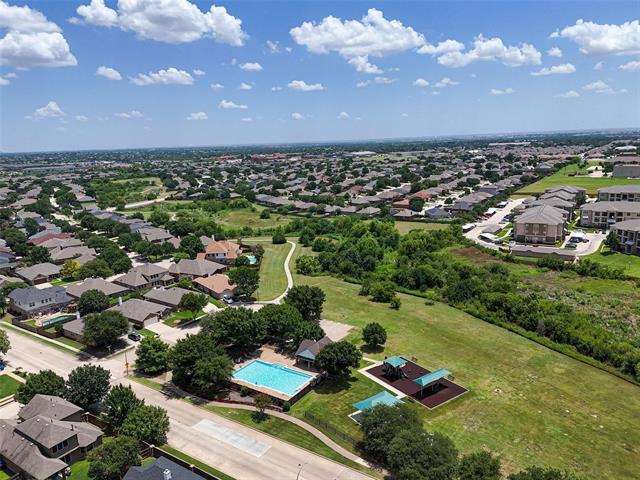 Building Photo - 9012 Heartwood Dr