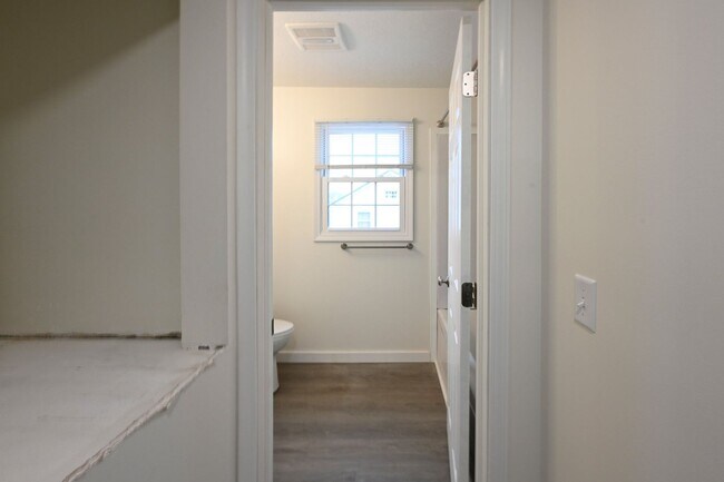 Building Photo - 108 Western Ave