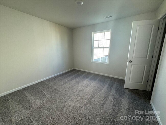 Building Photo - 193 Brentwood Dr