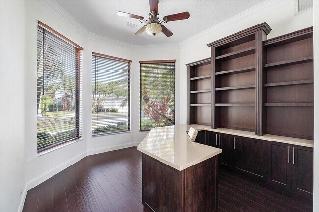 Building Photo - 410 Sabal Way