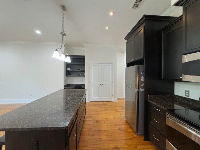 Building Photo - 2604 Ulysses Rd