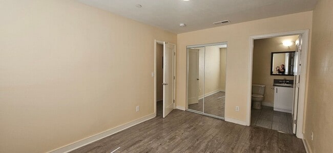 Building Photo - 85(1631)