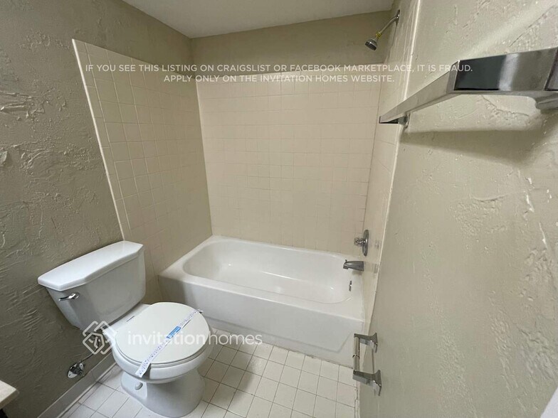 Building Photo - 14734 Oak Vine Dr