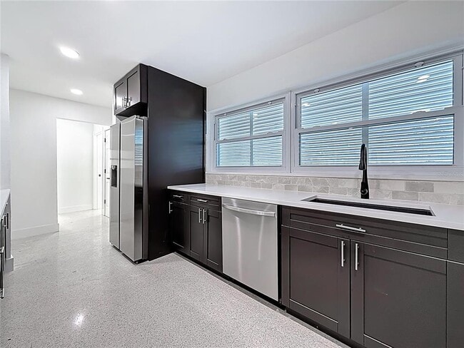 Building Photo - 2161 Edythe Dr