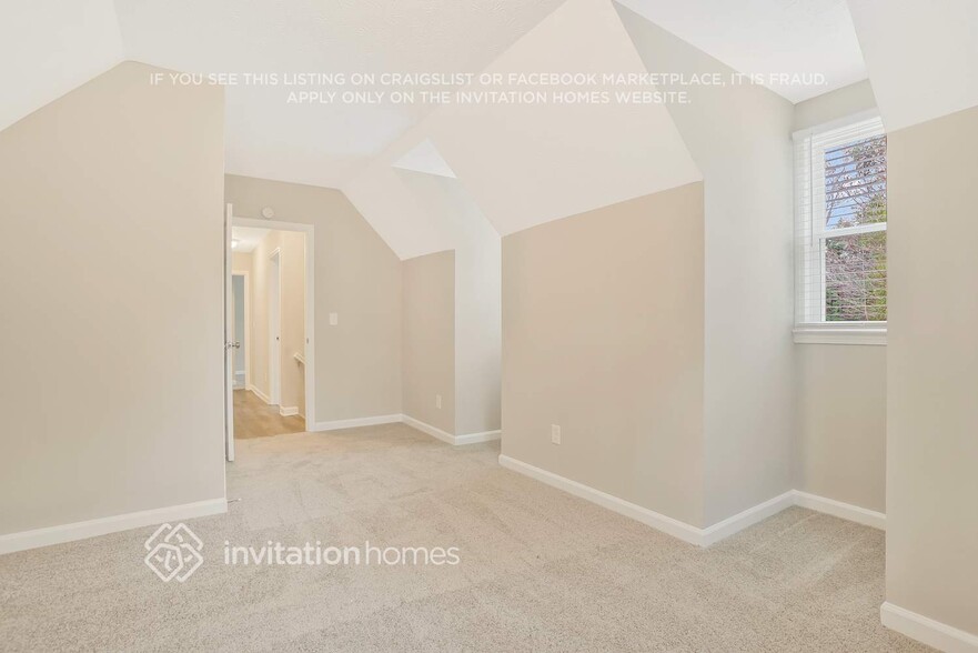 Building Photo - 1648 Roman Point Dr
