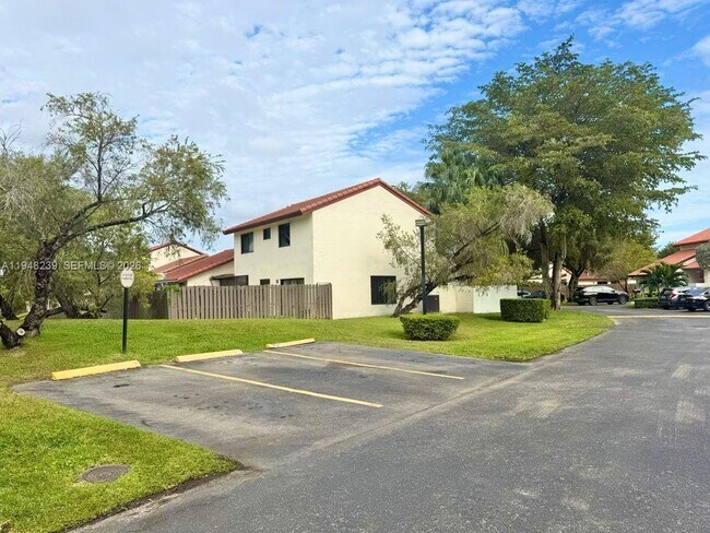 Building Photo - 6426 SW 134th Pl