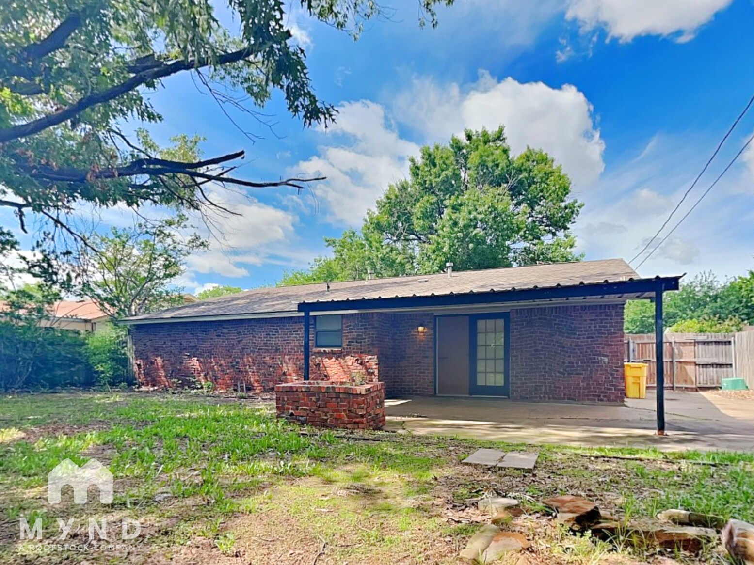 Building Photo - 605 Thompson Dr