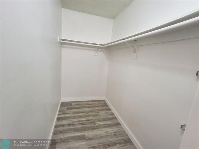 Building Photo - 4128 NW 88th Ave