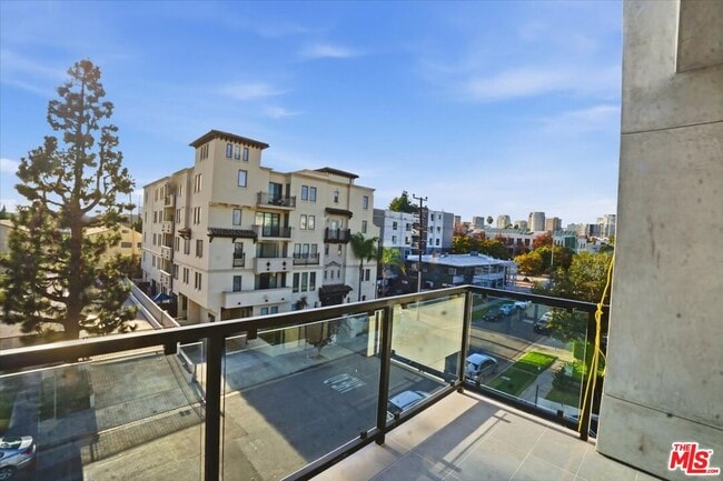 Building Photo - 1820 Prosser Ave