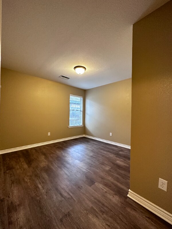 Building Photo - 5111 Graceland Dr
