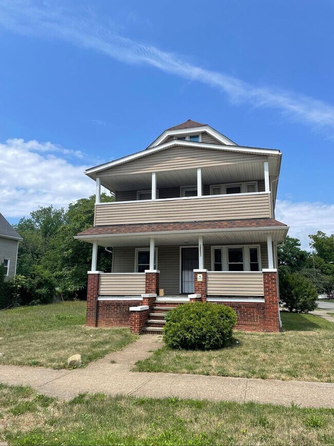 Primary Photo - 12531 Forest Ave