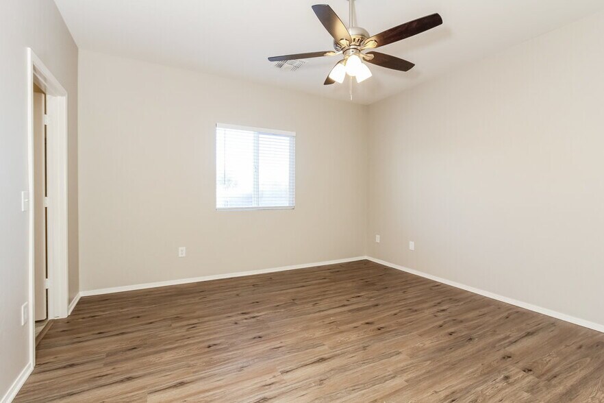 Building Photo - 8391 W Kittiwake Ln