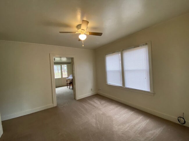 Building Photo - 8080 Valley Ford Rd