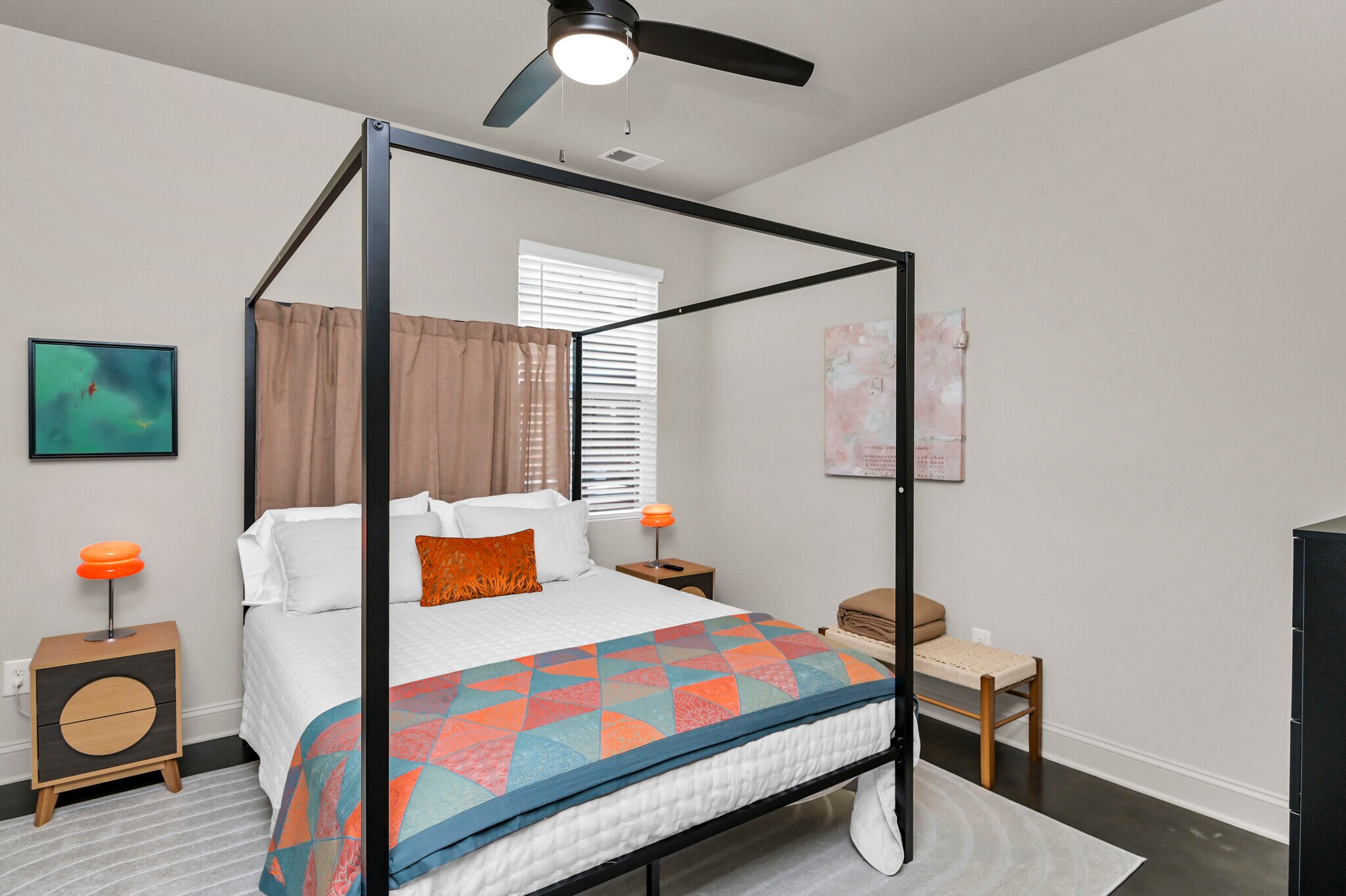 Building Photo - 816 Shull St