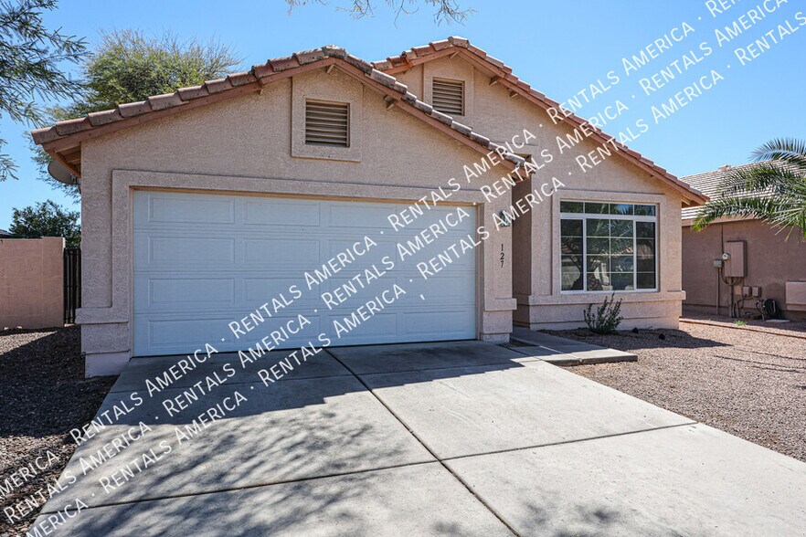 Primary Photo - 127 W Gail Dr