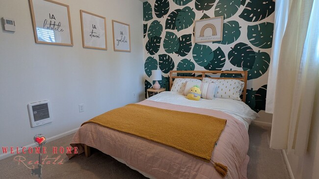 Building Photo - Flowing floorplan, minutes from I-5!!!