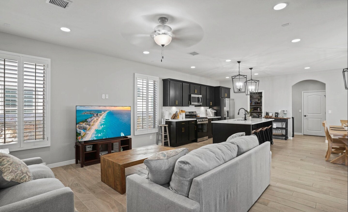 Building Photo - 14695 Pebble Hills Blvd