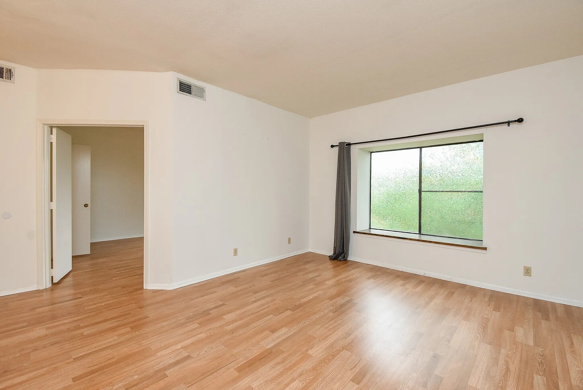 Building Photo - 2211 S Braeswood Blvd