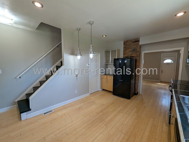 Building Photo - 406-408 E. Frankfort St