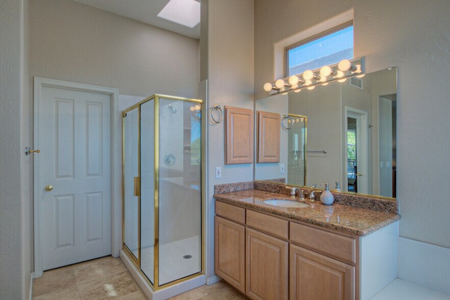 Building Photo - 7155 E Night Glow Cir