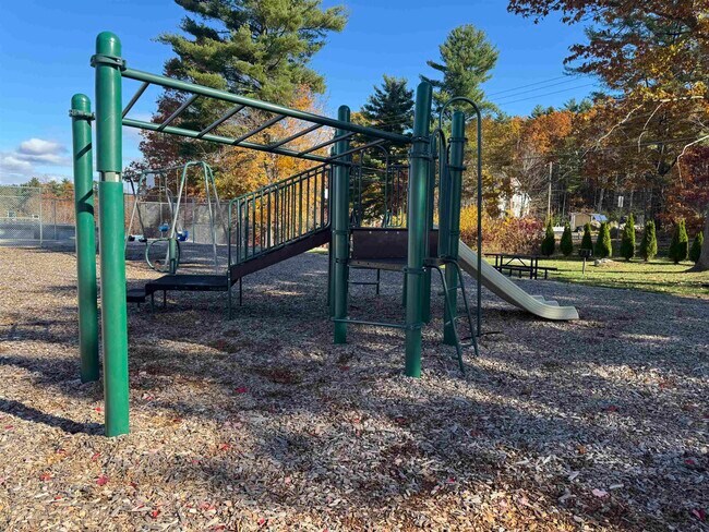 Building Photo - 136 Mammoth Rd