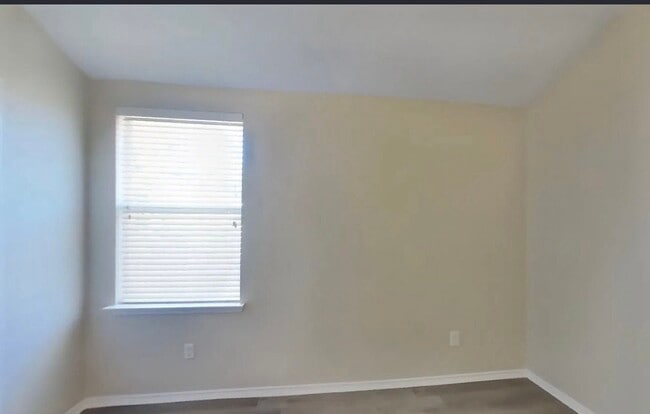 Building Photo - Welcome Home: Beautiful 4-Bedroom Single-Family Gem