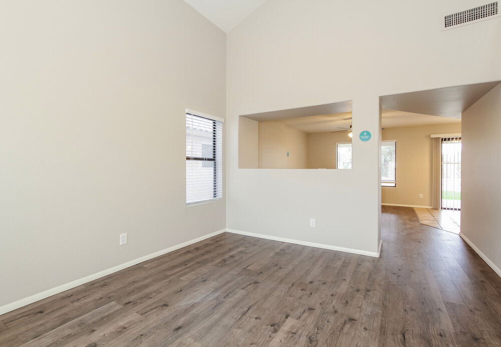 Building Photo - 2165 E Donald Dr