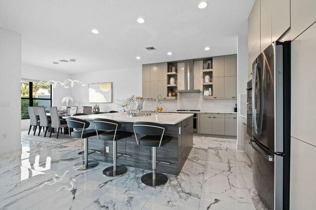 Building Photo - 8599 Tower Bridge Ct