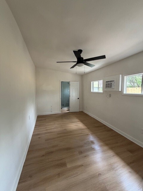 Building Photo - 326 E 1st St