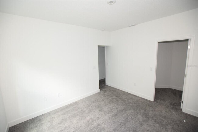 Building Photo - 458 Lake Shore Pkwy