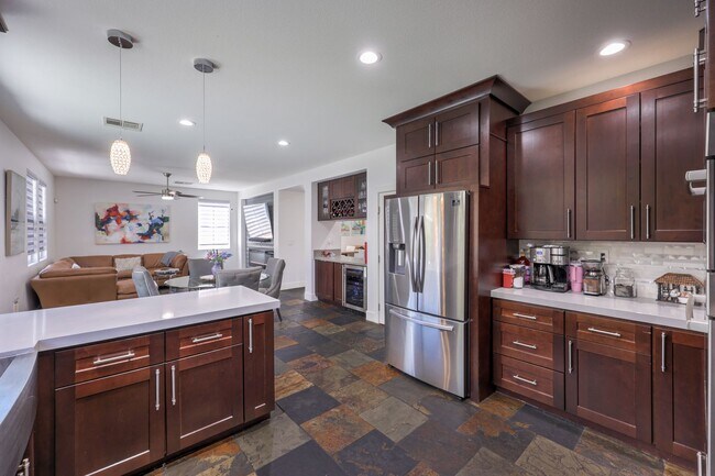 Building Photo - Newly Upgraded 4 Bedroom Home