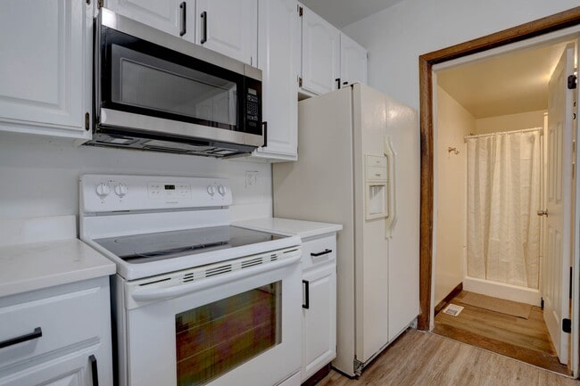 Building Photo - 922 14th St