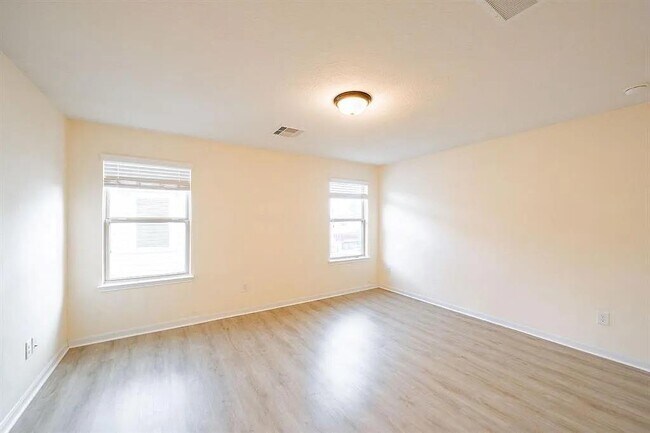 Building Photo - 1842 Commons Hill Ln
