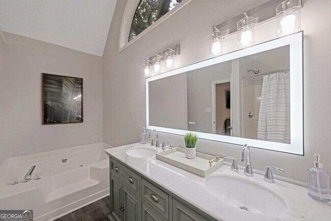 Building Photo - 6839 Sandy Creek Dr