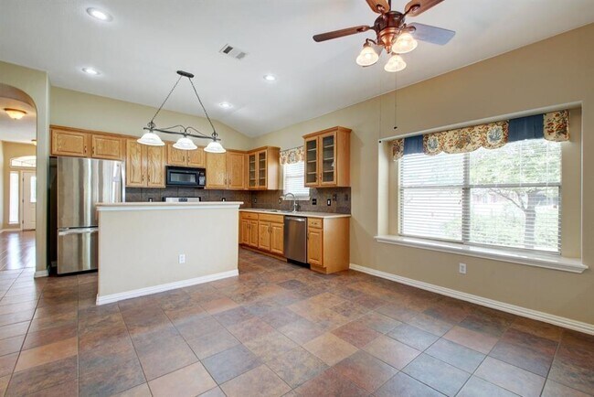 Building Photo - 904 Black Canyon St