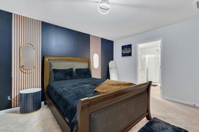 Building Photo - 4 Bed, 2 Bath Gem in Park West!