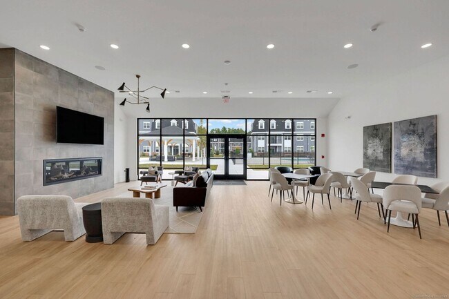 Building Photo - 280 Salmon Brook St