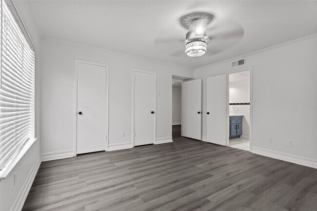 Building Photo - 2350 Bering Dr