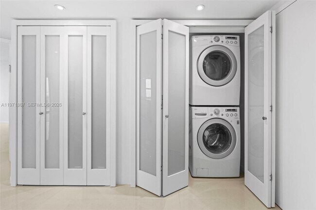 Building Photo - 650 West Ave