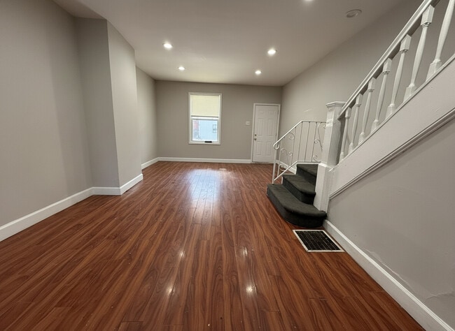 Building Photo - 2915 W Wishart St