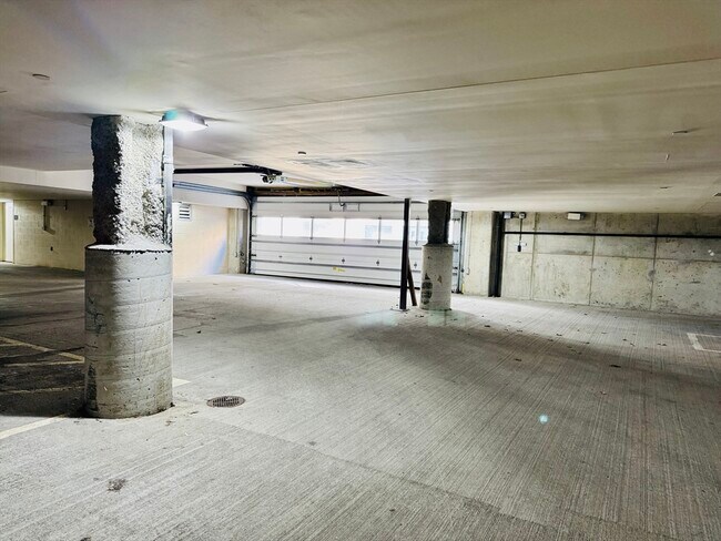 Building Photo - 116-128-128 Rantoul St