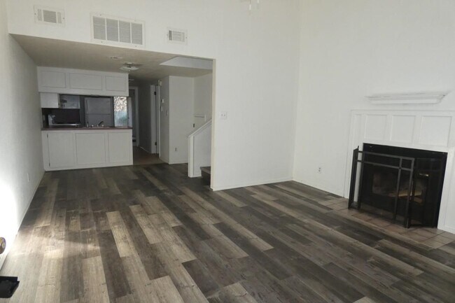 Building Photo - 2905 NE Tortoise Dr