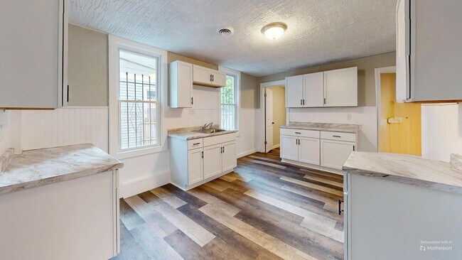 Building Photo - Clark / Fulton Area - 4 Bedrooms - Single ...