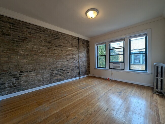 Building Photo - 2334.5 N Spaulding Ave
