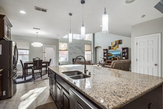 Building Photo - 4 Bedroom/3 Bathroom  Aviara Subdivision