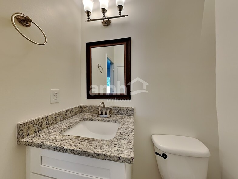 Building Photo - 236 Addlestone Cir