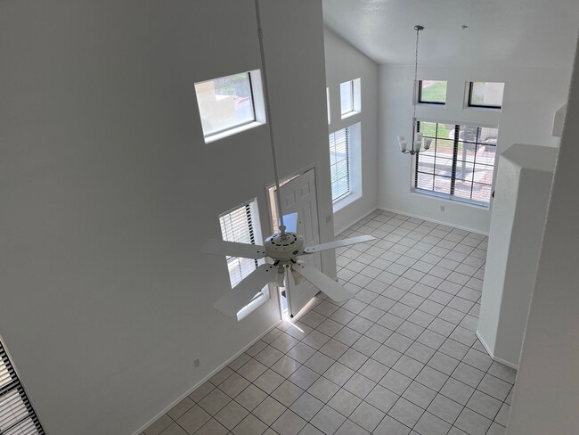 Building Photo - COMING SOON! 3 bed 3 bath Town house with ...