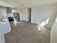 Building Photo - No App Fee!  MOVE IN SPECIAL $1,000 off fi...