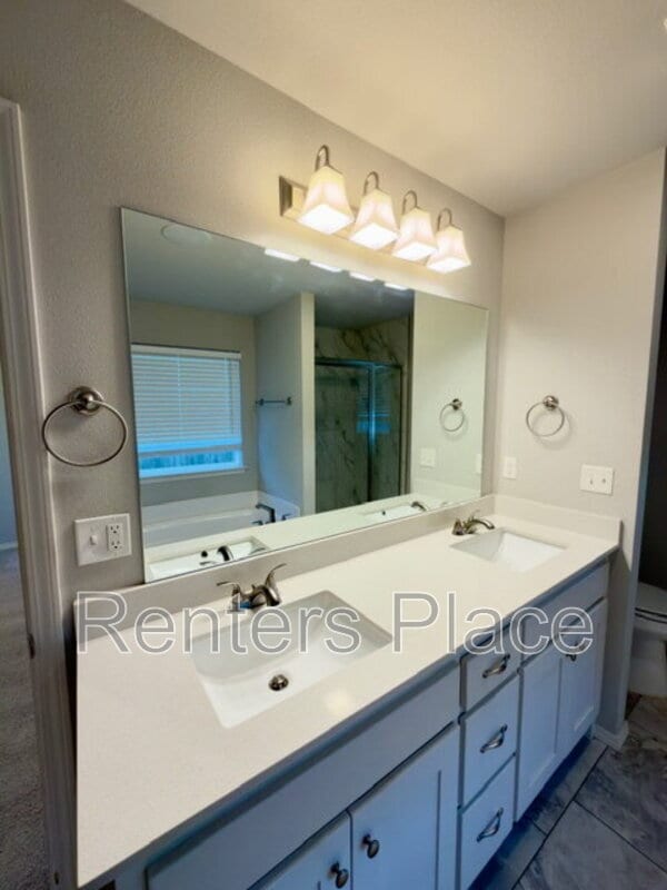 Building Photo - 1402 E New Orleans Pl